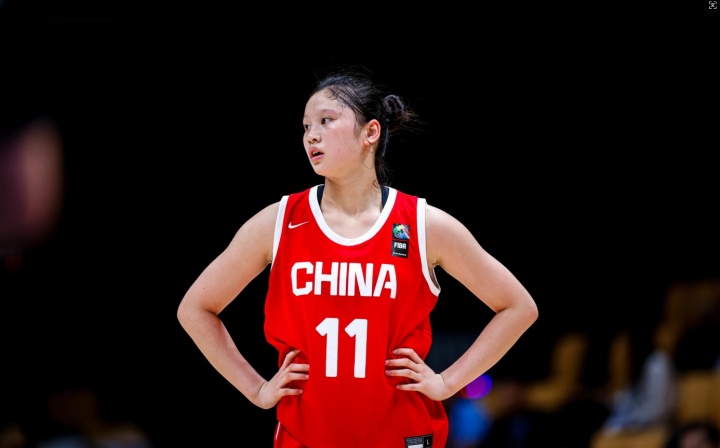 媒体人：中国U16女篮把强队都碰了一遍 获得很大的锻炼 力争季军